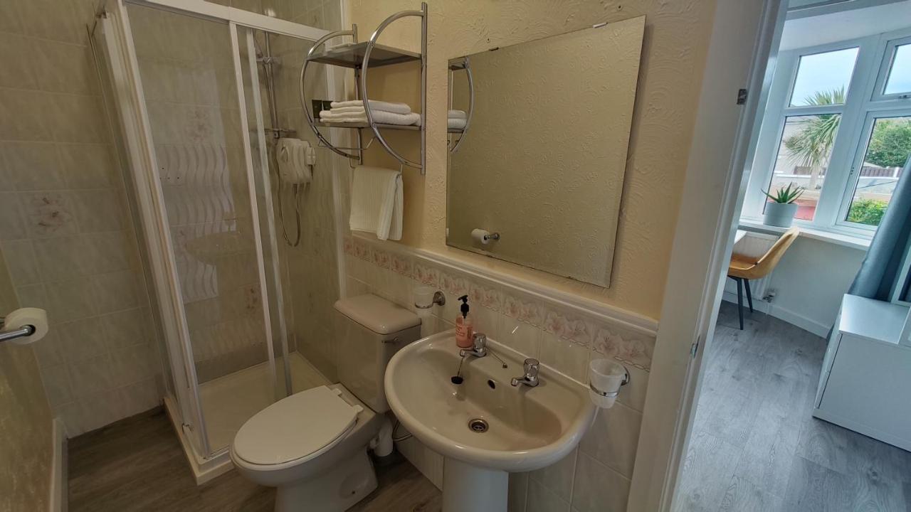 Orient B&B ホーリーヘッド エクステリア 写真