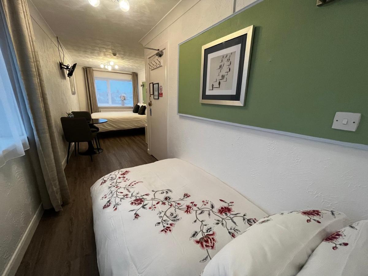 Orient B&B ホーリーヘッド エクステリア 写真